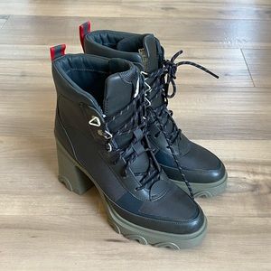 Women’s Size 8 Sorel Chunky Heel Lace Up Boot